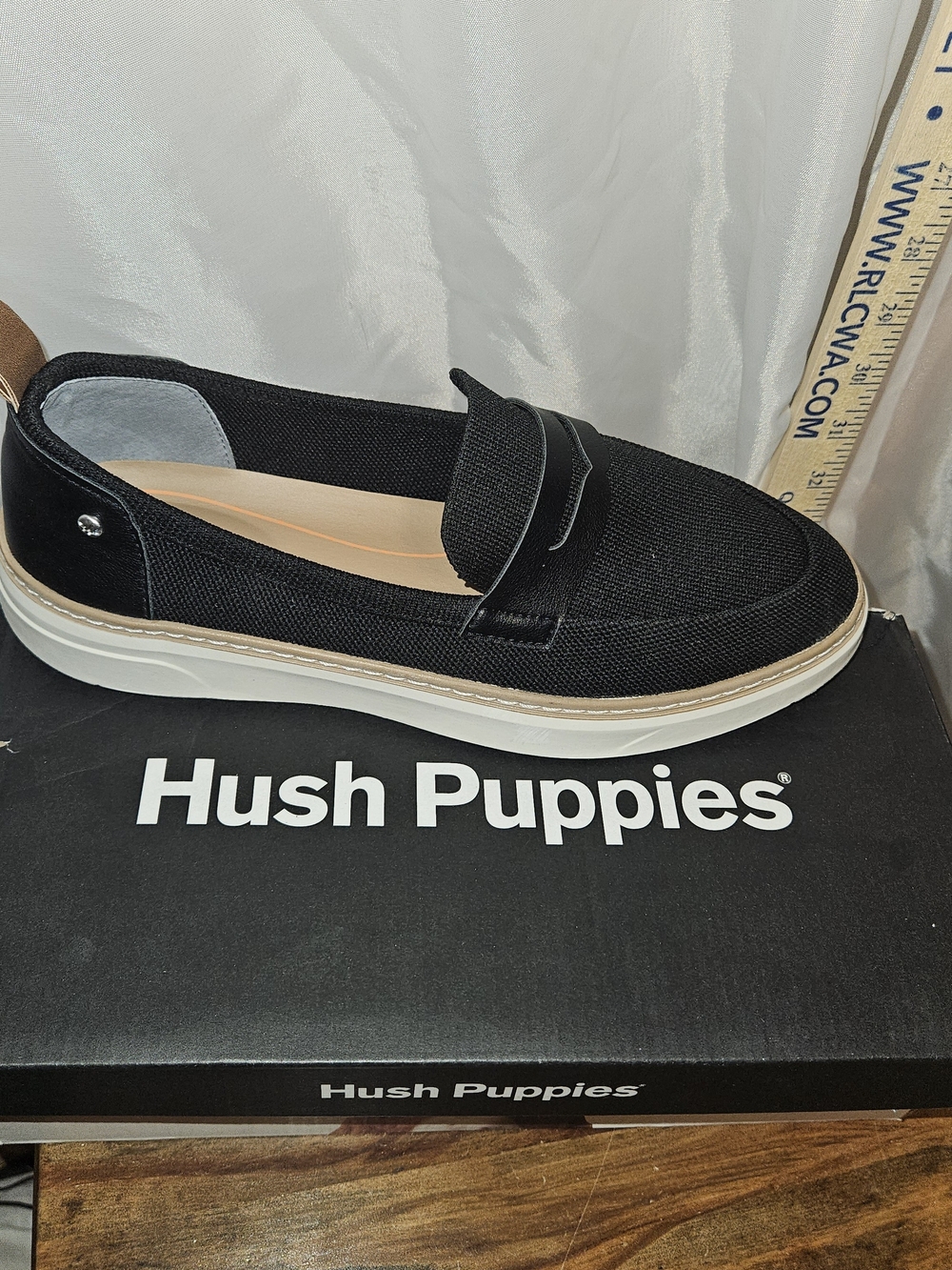 Hush Puppies Womans Black Slip-On Casual Loafer. NWT 9.5 M